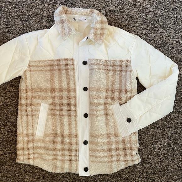 NWOT Vineyard Shacket ☕️ - Picture 6 of 8